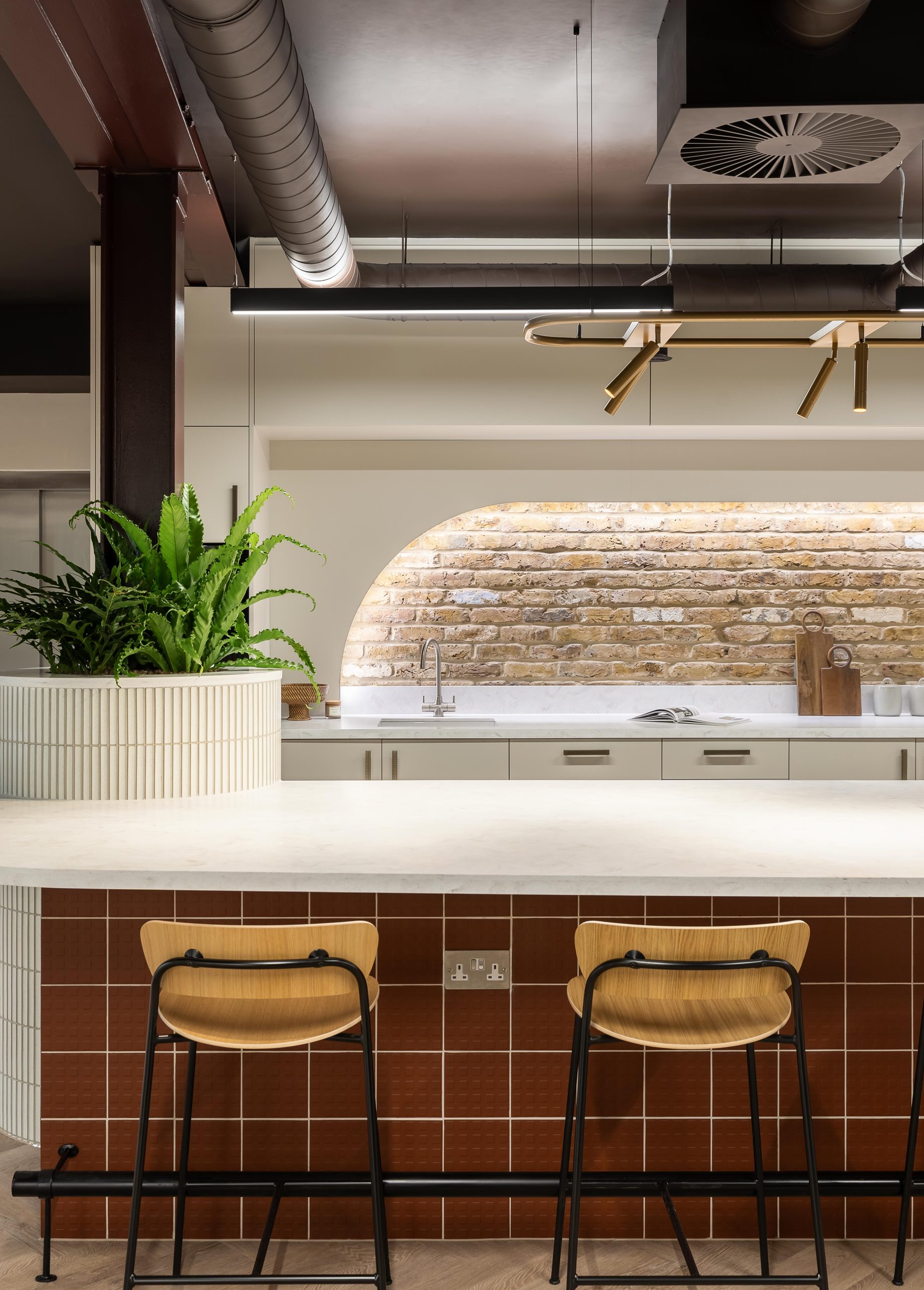 80 Great Eastern Street workplace with linear lighting